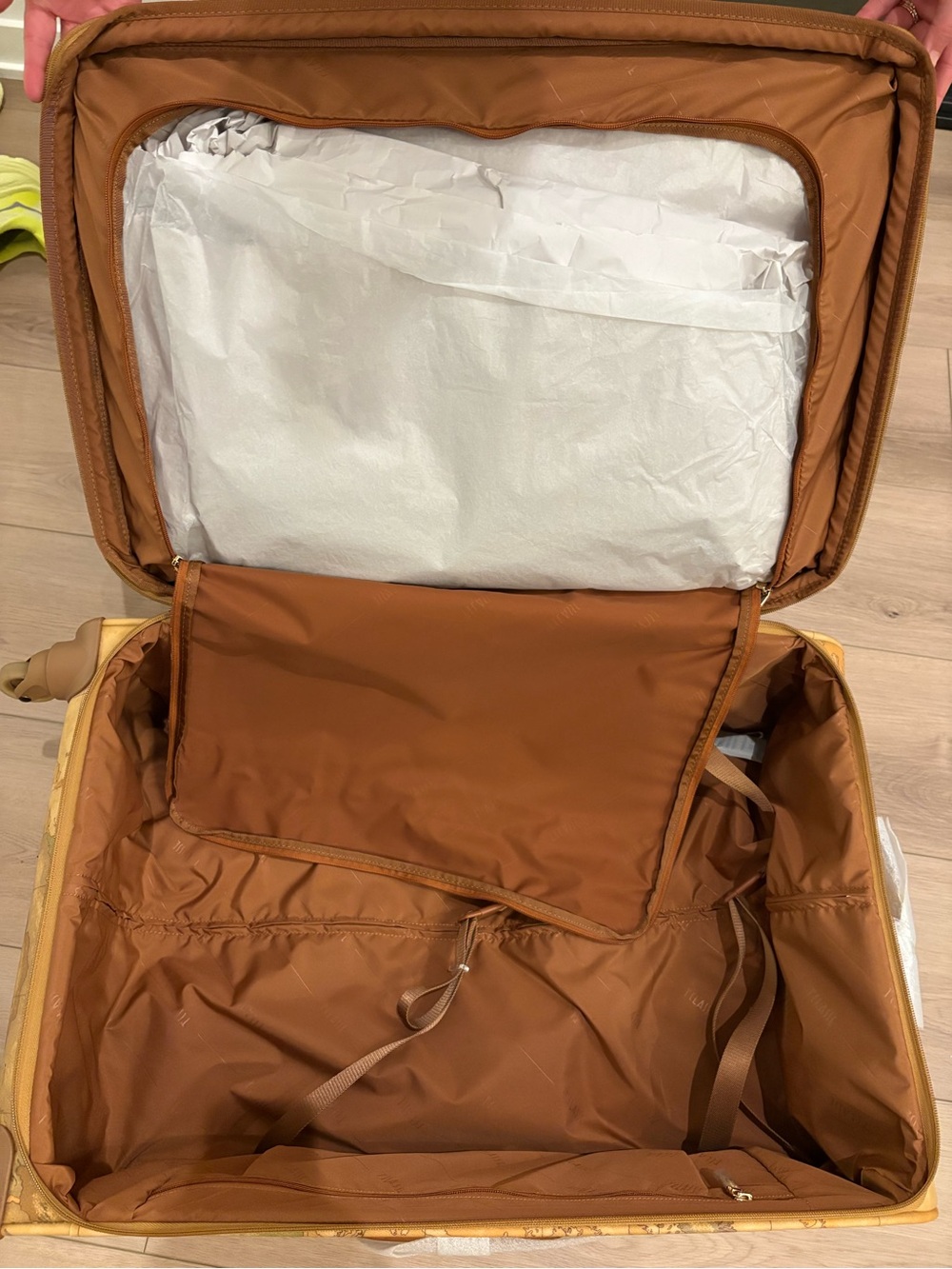 NWT Alviero Martini 1 Classe Geo Classic Large RARE Discontinued Suitcase - Picture 10 of 16